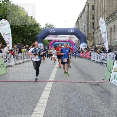 06.09.2026 - CURREX Alsterlauf Yannick Fuchs http://msf.ph/oto/10179736 06.09.2026 09:55:30 Ziel 2232, 2308, 2854, 3126, 3271, 3484, 3550, 4688, 4949, 5314, 5531, 5720, 6293, 6367 meine-sportfotos.de