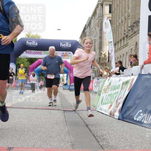 06.09.2026 - CURREX Alsterlauf Yannick Fuchs http://msf.ph/oto/10179840 06.09.2026 12:04:11 Ziel 1171, 1172, 1187, 1188, 1246 meine-sportfotos.de
