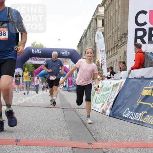 06.09.2026 - CURREX Alsterlauf Yannick Fuchs http://msf.ph/oto/10179855 06.09.2026 12:04:12 Ziel 1171, 1172, 1187, 1188, 1228, 1229 meine-sportfotos.de
