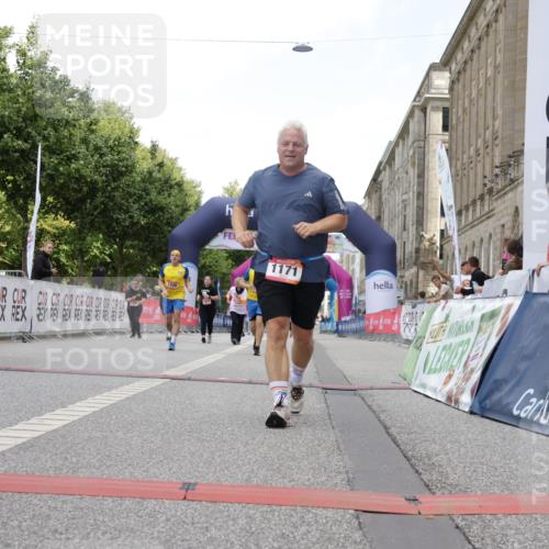 06.09.2026 - CURREX Alsterlauf Yannick Fuchs http://msf.ph/oto/10179944 06.09.2026 12:04:13 Ziel 1171, 1172, 1187, 1188, 1228, 1229 meine-sportfotos.de