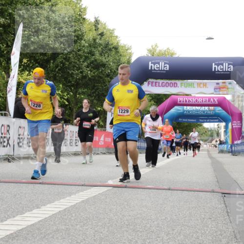 06.09.2026 - CURREX Alsterlauf Yannick Fuchs http://msf.ph/oto/10180100 06.09.2026 12:04:16 Ziel 1046, 1071, 1171, 1172, 1187, 1188, 1228, 1229 meine-sportfotos.de