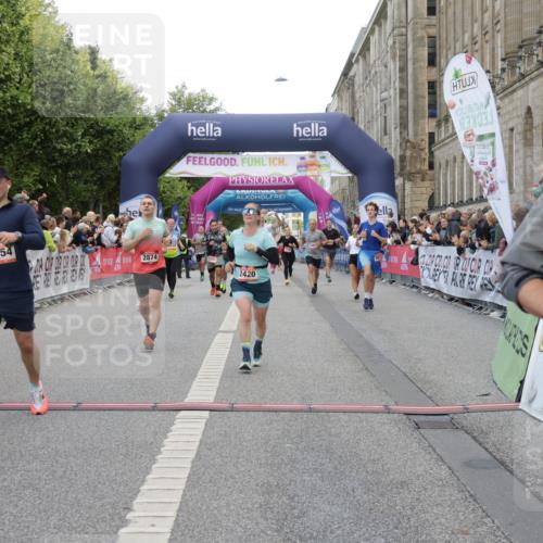 06.09.2026 - CURREX Alsterlauf Yannick Fuchs http://msf.ph/oto/10180205 06.09.2026 09:55:35 Ziel 2308, 2420, 2854, 2874, 3271, 3481, 3550, 4284, 4404, 4827, 4949, 5531, 5720, 6367, 8027 meine-sportfotos.de