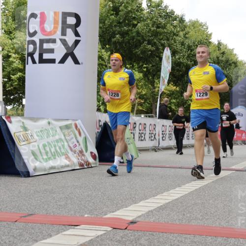 06.09.2026 - CURREX Alsterlauf Yannick Fuchs http://msf.ph/oto/10180215 06.09.2026 12:04:18 Ziel 1046, 1071, 1171, 1172, 1187, 1228, 1229, 1307 meine-sportfotos.de