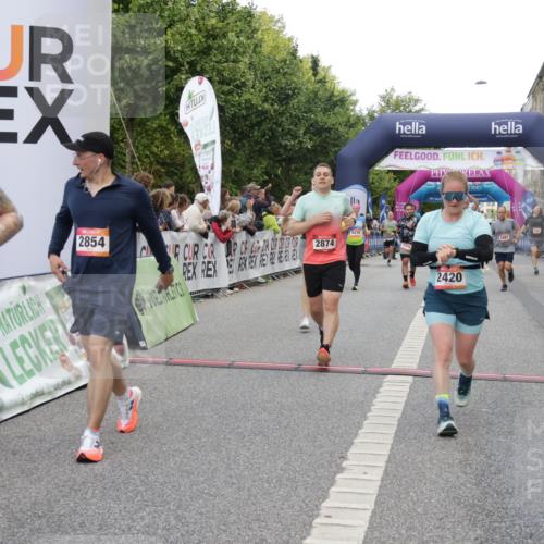 06.09.2026 - CURREX Alsterlauf Yannick Fuchs http://msf.ph/oto/10180356 06.09.2026 09:55:37 Ziel 2308, 2420, 2854, 2874, 3051, 3271, 3481, 3550, 3929, 4284, 4404, 4827, 4949, 4962, 5531, 5720, 6034, 6479, 8027, 8204 meine-sportfotos.de