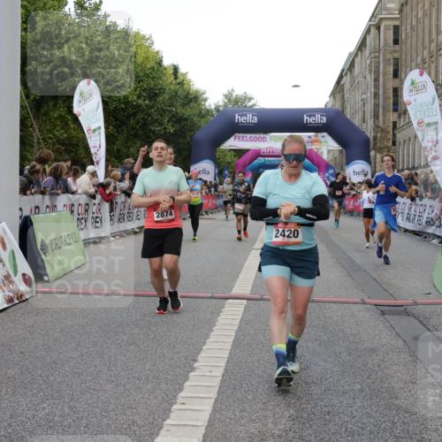 06.09.2026 - CURREX Alsterlauf Yannick Fuchs http://msf.ph/oto/10180417 06.09.2026 09:55:37 Ziel 2308, 2420, 2854, 2874, 3051, 3271, 3481, 3550, 3929, 4284, 4404, 4827, 4949, 4962, 5531, 5720, 6034, 6479, 8027, 8204 meine-sportfotos.de