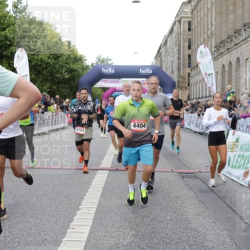 06.09.2026 - CURREX Alsterlauf Yannick Fuchs http://msf.ph/oto/10180689 06.09.2026 09:55:41 Ziel 2117, 2308, 2420, 2479, 2854, 2874, 3051, 3304, 3481, 3550, 3799, 3929, 4284, 4404, 4827, 4955, 4962, 6034, 6479, 8027, 8204 meine-sportfotos.de