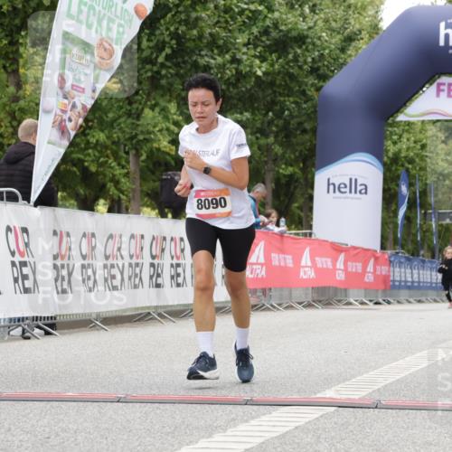 06.09.2026 - CURREX Alsterlauf Yannick Fuchs http://msf.ph/oto/10180869 06.09.2026 12:04:44 Ziel 1109, 1110, 8090 meine-sportfotos.de