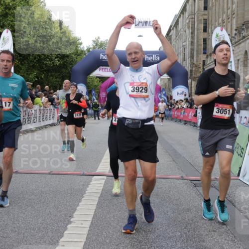 06.09.2026 - CURREX Alsterlauf Yannick Fuchs http://msf.ph/oto/10180911 06.09.2026 09:55:43 Ziel 2117, 2420, 2479, 2874, 3051, 3304, 3481, 3799, 3902, 3903, 3929, 4284, 4404, 4827, 4865, 4955, 4962, 5488, 6034, 6479, 8027, 8204 meine-sportfotos.de