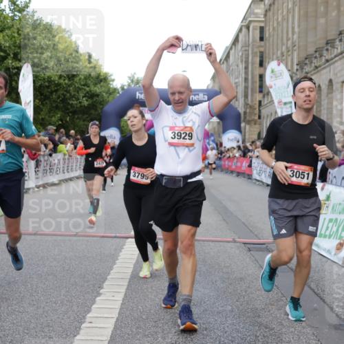 06.09.2026 - CURREX Alsterlauf Yannick Fuchs http://msf.ph/oto/10180952 06.09.2026 09:55:43 Ziel 2117, 2420, 2479, 2874, 3051, 3304, 3481, 3799, 3902, 3903, 3929, 4284, 4404, 4827, 4865, 4955, 4962, 5488, 6034, 6479, 8027, 8204 meine-sportfotos.de