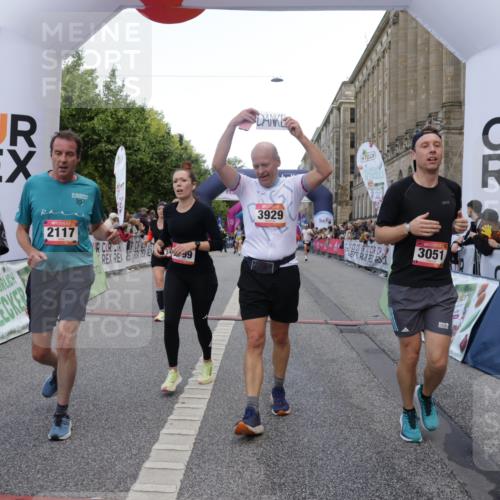 06.09.2026 - CURREX Alsterlauf Yannick Fuchs http://msf.ph/oto/10180969 06.09.2026 09:55:44 Ziel 2117, 2479, 2874, 3051, 3304, 3481, 3799, 3902, 3903, 3929, 4284, 4404, 4827, 4865, 4955, 4961, 4962, 5488, 6034, 6479, 8027, 8204 meine-sportfotos.de