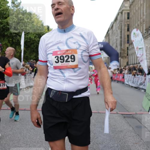 06.09.2026 - CURREX Alsterlauf Yannick Fuchs http://msf.ph/oto/10181029 06.09.2026 09:55:45 Ziel 2117, 2479, 3051, 3304, 3481, 3799, 3902, 3903, 3929, 4284, 4404, 4827, 4865, 4955, 4961, 4962, 5488, 6034, 6479, 8027, 8204 meine-sportfotos.de