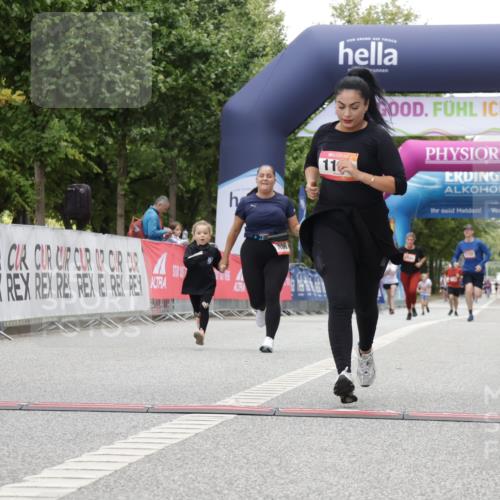 06.09.2026 - CURREX Alsterlauf Yannick Fuchs http://msf.ph/oto/10181051 06.09.2026 12:04:49 Ziel 1036, 1199, 8090 meine-sportfotos.de