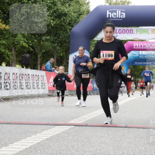 06.09.2026 - CURREX Alsterlauf Yannick Fuchs http://msf.ph/oto/10181066 06.09.2026 12:04:49 Ziel 1036, 1199, 8090 meine-sportfotos.de