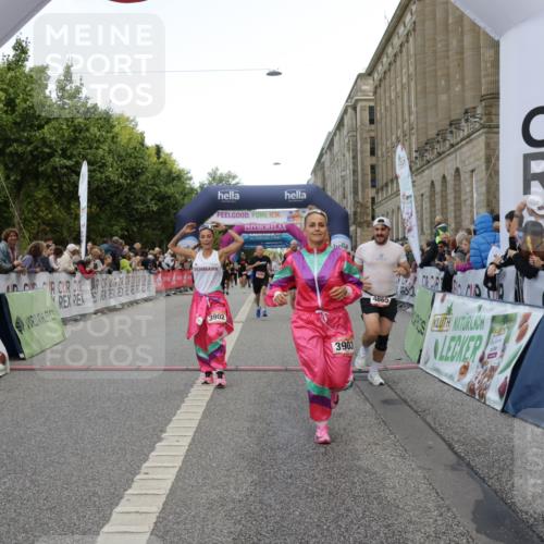 06.09.2026 - CURREX Alsterlauf Yannick Fuchs http://msf.ph/oto/10181270 06.09.2026 09:55:48 Ziel 2117, 2277, 2479, 3051, 3304, 3799, 3902, 3903, 3929, 4190, 4463, 4865, 4955, 4961, 4962, 5488, 6034, 6400, 6479, 8204, 8259 meine-sportfotos.de