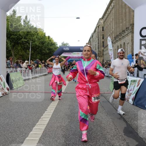 06.09.2026 - CURREX Alsterlauf Yannick Fuchs http://msf.ph/oto/10181336 06.09.2026 09:55:49 Ziel 2117, 2277, 2479, 3051, 3304, 3799, 3902, 3903, 4190, 4463, 4865, 4955, 4961, 5488, 6034, 6400, 8259 meine-sportfotos.de