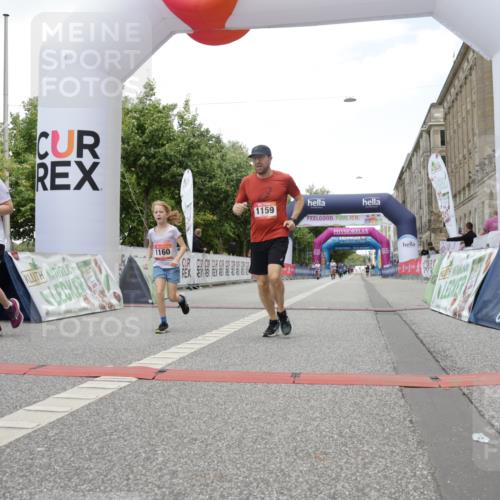 06.09.2026 - CURREX Alsterlauf Yannick Fuchs http://msf.ph/oto/10181468 06.09.2026 12:05:09 Ziel 1159, 1160, 1330, 2484 meine-sportfotos.de