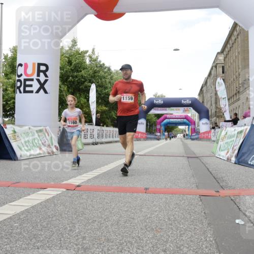 06.09.2026 - CURREX Alsterlauf Yannick Fuchs http://msf.ph/oto/10181479 06.09.2026 12:05:09 Ziel 1159, 1160, 1330, 2484 meine-sportfotos.de