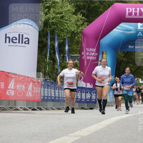 06.09.2026 - CURREX Alsterlauf Yannick Fuchs http://msf.ph/oto/10181537 06.09.2026 12:05:14 Ziel 1159, 1160, 1330 meine-sportfotos.de