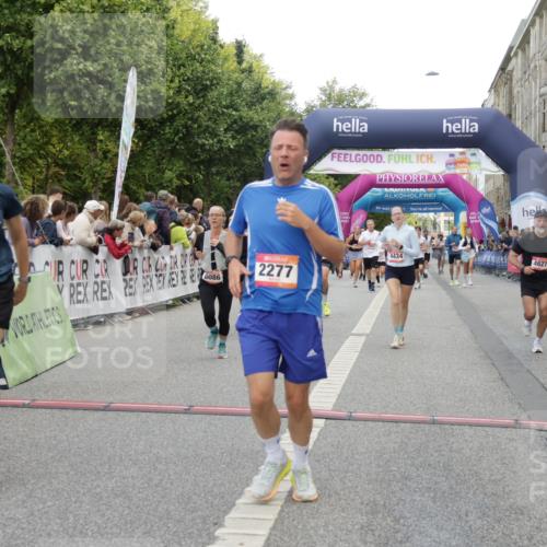 06.09.2026 - CURREX Alsterlauf Yannick Fuchs http://msf.ph/oto/10181659 06.09.2026 09:55:53 Ziel 2239, 2277, 3902, 3903, 4190, 4434, 4463, 4627, 4865, 4955, 4961, 5484, 5488, 6400, 8086, 8259 meine-sportfotos.de