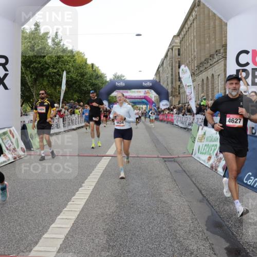 06.09.2026 - CURREX Alsterlauf Yannick Fuchs http://msf.ph/oto/10181817 06.09.2026 09:55:56 Ziel 2239, 2277, 2372, 4190, 4434, 4463, 4627, 4961, 5021, 5484, 6301, 6400, 8086, 8211, 8259, 8338 meine-sportfotos.de