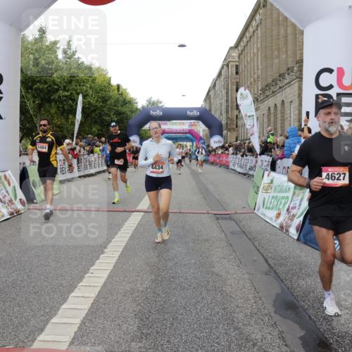 06.09.2026 - CURREX Alsterlauf Yannick Fuchs http://msf.ph/oto/10181828 06.09.2026 09:55:56 Ziel 2239, 2277, 2372, 4190, 4434, 4463, 4627, 4961, 5021, 5484, 6301, 6400, 8086, 8211, 8259, 8338 meine-sportfotos.de