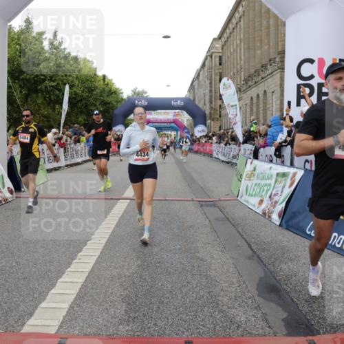 06.09.2026 - CURREX Alsterlauf Yannick Fuchs http://msf.ph/oto/10181839 06.09.2026 09:55:57 Ziel 2239, 2277, 2372, 3411, 4190, 4434, 4463, 4627, 5021, 5484, 6032, 6301, 6313, 6400, 8086, 8211, 8259, 8338 meine-sportfotos.de