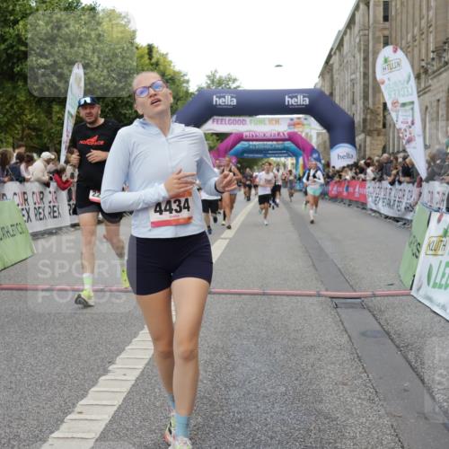 06.09.2026 - CURREX Alsterlauf Yannick Fuchs http://msf.ph/oto/10181867 06.09.2026 09:55:57 Ziel 2239, 2277, 2372, 3411, 4190, 4434, 4463, 4627, 5021, 5484, 6032, 6301, 6313, 6400, 8086, 8211, 8259, 8338 meine-sportfotos.de