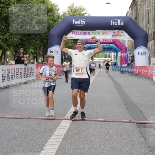06.09.2026 - CURREX Alsterlauf Yannick Fuchs http://msf.ph/oto/10181897 06.09.2026 12:09:34 Ziel 1017, 1019 meine-sportfotos.de