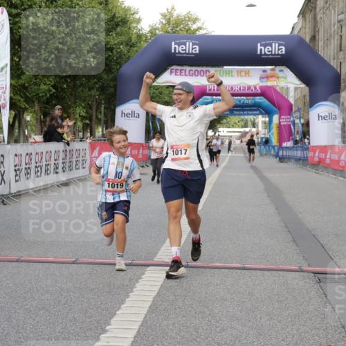 06.09.2026 - CURREX Alsterlauf Yannick Fuchs http://msf.ph/oto/10181909 06.09.2026 12:09:34 Ziel 1017, 1019 meine-sportfotos.de