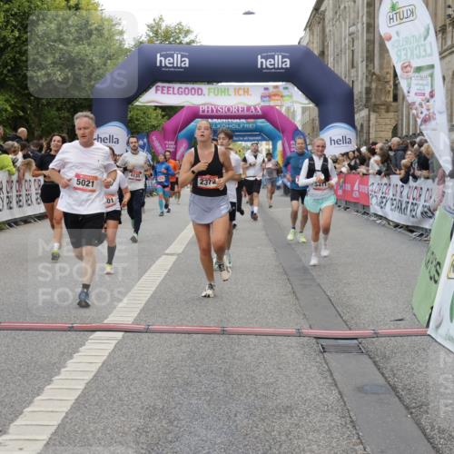 06.09.2026 - CURREX Alsterlauf Yannick Fuchs http://msf.ph/oto/10182066 06.09.2026 09:55:59 Ziel 2239, 2277, 2372, 2516, 2626, 2641, 3411, 3636, 4135, 4262, 4434, 4463, 4627, 5021, 5484, 6032, 6301, 6313, 8086, 8211, 8338 meine-sportfotos.de