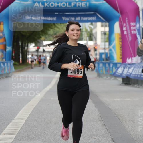 06.09.2026 - CURREX Alsterlauf Yannick Fuchs http://msf.ph/oto/10182090 06.09.2026 12:09:49 Ziel 1095, 1150, 1209 meine-sportfotos.de