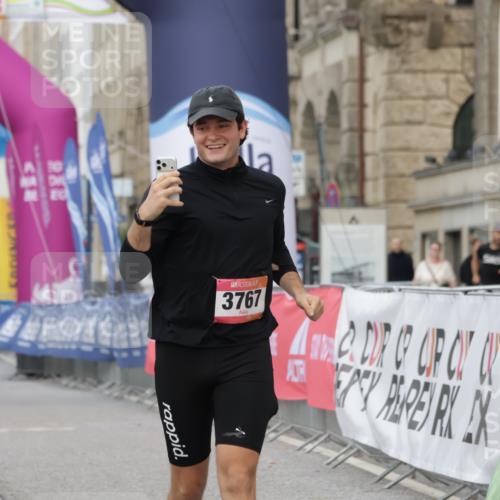 06.09.2026 - CURREX Alsterlauf Yannick Fuchs http://msf.ph/oto/10182112 06.09.2026 12:09:50 Ziel 1095, 1150, 1209 meine-sportfotos.de