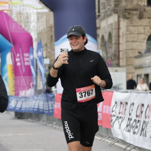 06.09.2026 - CURREX Alsterlauf Yannick Fuchs http://msf.ph/oto/10182129 06.09.2026 12:09:51 Ziel 1095, 1150, 1209 meine-sportfotos.de