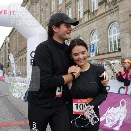 06.09.2026 - CURREX Alsterlauf Yannick Fuchs http://msf.ph/oto/10182223 06.09.2026 12:09:56 Ziel 1095, 1209 meine-sportfotos.de