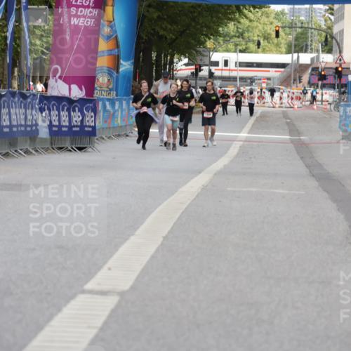 06.09.2026 - CURREX Alsterlauf Yannick Fuchs http://msf.ph/oto/10182597 06.09.2026 12:11:17 Ziel  meine-sportfotos.de
