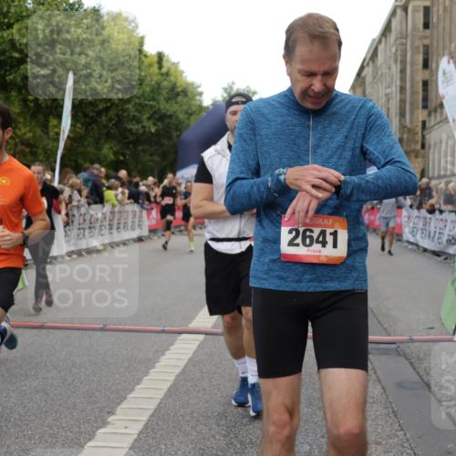 06.09.2026 - CURREX Alsterlauf Yannick Fuchs http://msf.ph/oto/10182745 06.09.2026 09:56:06 Ziel 2171, 2372, 2516, 2626, 2641, 2805, 3225, 3411, 3636, 3830, 4111, 4135, 4262, 4365, 4809, 5021, 5085, 5095, 5206, 6032, 6170, 6301, 6313, 8170, 8211, 8338 meine-sportfotos.de