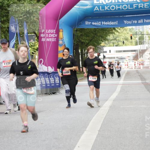 06.09.2026 - CURREX Alsterlauf Yannick Fuchs http://msf.ph/oto/10182768 06.09.2026 12:11:40 Ziel  meine-sportfotos.de