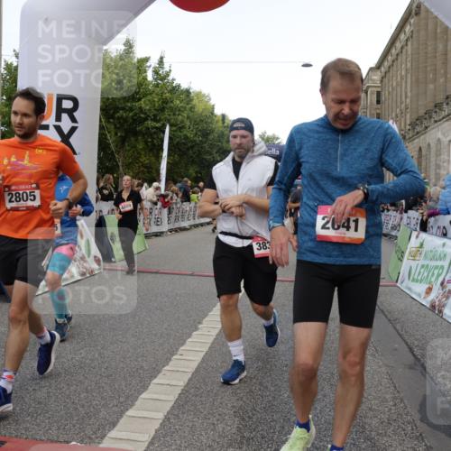06.09.2026 - CURREX Alsterlauf Yannick Fuchs http://msf.ph/oto/10182791 06.09.2026 09:56:07 Ziel 2171, 2372, 2516, 2626, 2641, 2805, 3225, 3411, 3636, 3830, 4111, 4135, 4262, 4365, 4809, 5021, 5085, 5095, 5206, 6032, 6170, 6301, 6313, 8170, 8211, 8338 meine-sportfotos.de