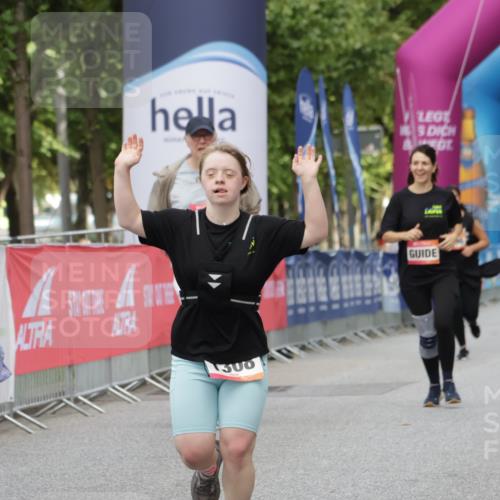 06.09.2026 - CURREX Alsterlauf Yannick Fuchs http://msf.ph/oto/10182856 06.09.2026 12:11:43 Ziel 1308 meine-sportfotos.de