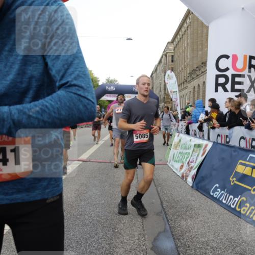 06.09.2026 - CURREX Alsterlauf Yannick Fuchs http://msf.ph/oto/10182905 06.09.2026 09:56:09 Ziel 2171, 2516, 2548, 2626, 2641, 2805, 3225, 3411, 3636, 3830, 4111, 4135, 4262, 4365, 4809, 5085, 5095, 5206, 6032, 6170, 6313, 8105, 8170 meine-sportfotos.de