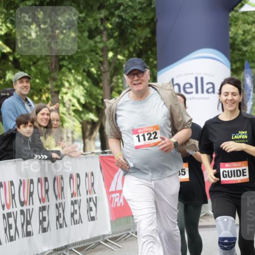 06.09.2026 - CURREX Alsterlauf Yannick Fuchs http://msf.ph/oto/10182951 06.09.2026 12:11:48 Ziel 1122, 1245, 1308, 1309 meine-sportfotos.de