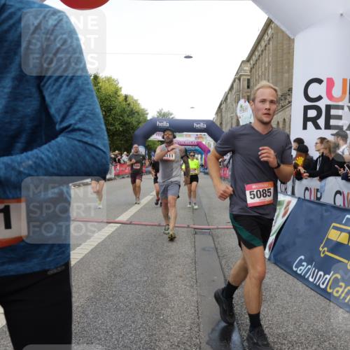 06.09.2026 - CURREX Alsterlauf Yannick Fuchs http://msf.ph/oto/10182958 06.09.2026 09:56:09 Ziel 2171, 2516, 2548, 2626, 2641, 2805, 3225, 3411, 3636, 3830, 4111, 4135, 4262, 4365, 4809, 5085, 5095, 5206, 6032, 6170, 6313, 8105, 8170 meine-sportfotos.de