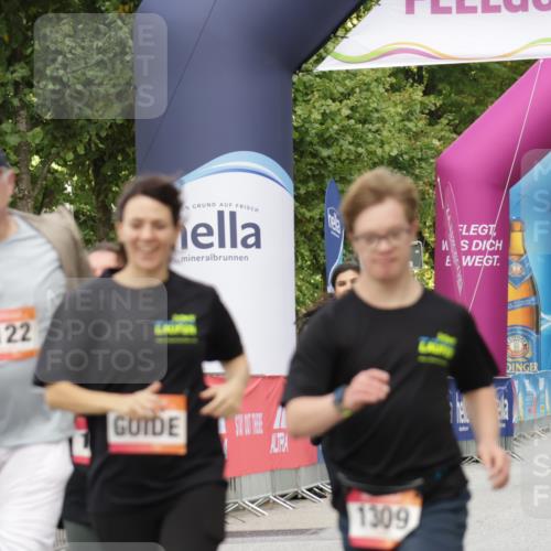 06.09.2026 - CURREX Alsterlauf Yannick Fuchs http://msf.ph/oto/10182963 06.09.2026 12:11:49 Ziel 1122, 1196, 1245, 1308, 1309 meine-sportfotos.de