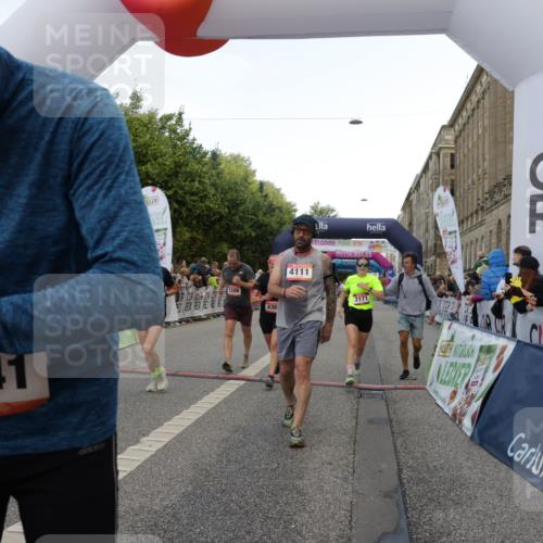 06.09.2026 - CURREX Alsterlauf Yannick Fuchs http://msf.ph/oto/10183066 06.09.2026 09:56:11 Ziel 2171, 2516, 2548, 2805, 3225, 3486, 3571, 3636, 3830, 4111, 4365, 4809, 5085, 5095, 5206, 6170, 8105, 8170 meine-sportfotos.de