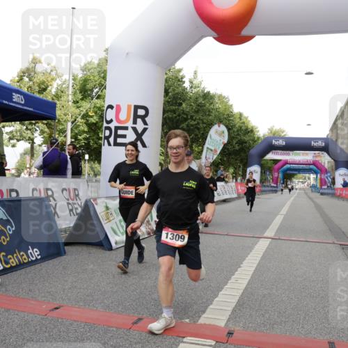 06.09.2026 - CURREX Alsterlauf Yannick Fuchs http://msf.ph/oto/10183067 06.09.2026 12:11:52 Ziel 1122, 1196, 1245, 1308, 1309 meine-sportfotos.de