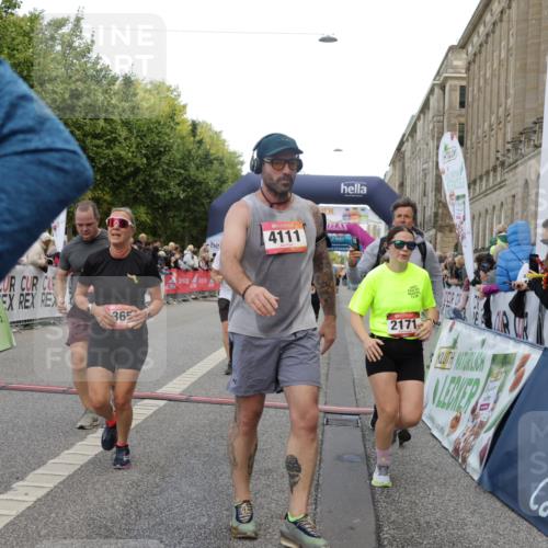 06.09.2026 - CURREX Alsterlauf Yannick Fuchs http://msf.ph/oto/10183120 06.09.2026 09:56:12 Ziel 2171, 2548, 2805, 3225, 3486, 3571, 3830, 4111, 4365, 4809, 5085, 5095, 5206, 5682, 6170, 8105, 8170 meine-sportfotos.de