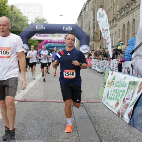 06.09.2026 - CURREX Alsterlauf Yannick Fuchs http://msf.ph/oto/10183277 06.09.2026 09:56:14 Ziel 2085, 2171, 2548, 3486, 3571, 4111, 4365, 4715, 4809, 5085, 5095, 5206, 5682, 6170, 6416, 6441, 8105, 8170 meine-sportfotos.de