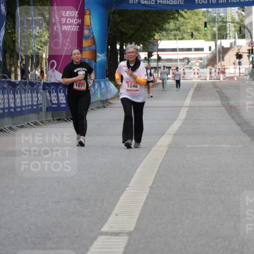 06.09.2026 - CURREX Alsterlauf Yannick Fuchs http://msf.ph/oto/10183358 06.09.2026 12:12:28 Ziel 1307 meine-sportfotos.de