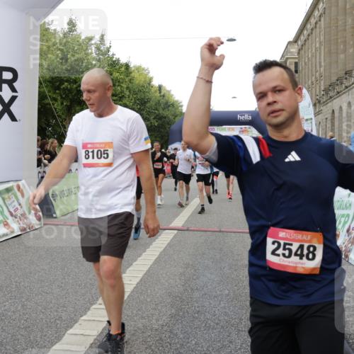 06.09.2026 - CURREX Alsterlauf Yannick Fuchs http://msf.ph/oto/10183363 06.09.2026 09:56:15 Ziel 2085, 2171, 2548, 3486, 3571, 4111, 4365, 4715, 5085, 5095, 5206, 5682, 6170, 6416, 6441, 8105, 8170 meine-sportfotos.de