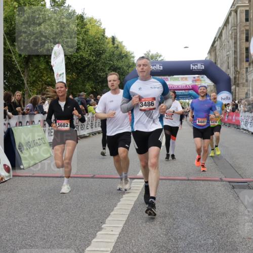 06.09.2026 - CURREX Alsterlauf Yannick Fuchs http://msf.ph/oto/10183468 06.09.2026 09:56:17 Ziel 2085, 2171, 2548, 3486, 3571, 4365, 4715, 5095, 5206, 5682, 5841, 6170, 6416, 6441, 8105 meine-sportfotos.de